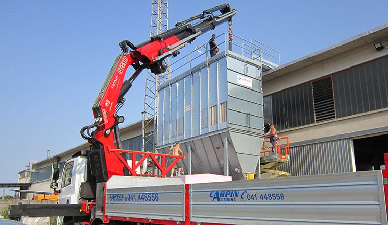 TRUCK CRANE