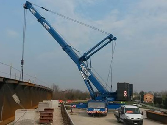 LIFTING METAL STRUCTURES